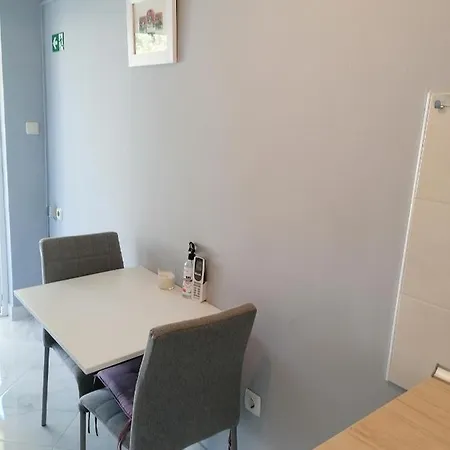 Apartman App Leo Palit