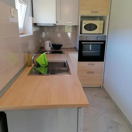 Apartman App Leo Palit