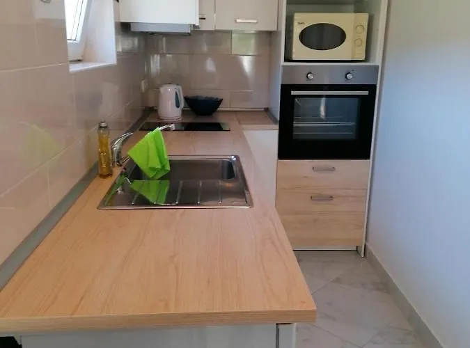 Apartman App Leo Palit